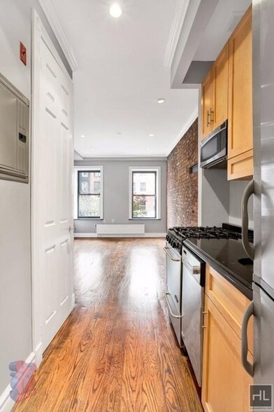 Building Photo - E 13TH ST.