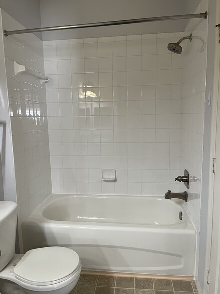 Spare Bathroom - 5692 Star Rush Dr