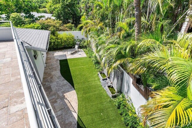 Building Photo - 6130 Ridge Ln