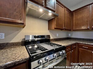 Building Photo - 6811 Karnes Leaf