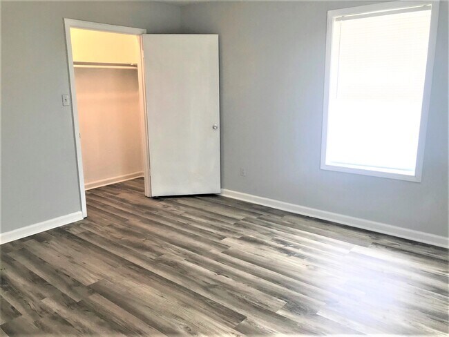 Building Photo - 914 Prater Rd