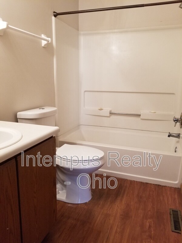 Building Photo - 5903 Brookmont Dr