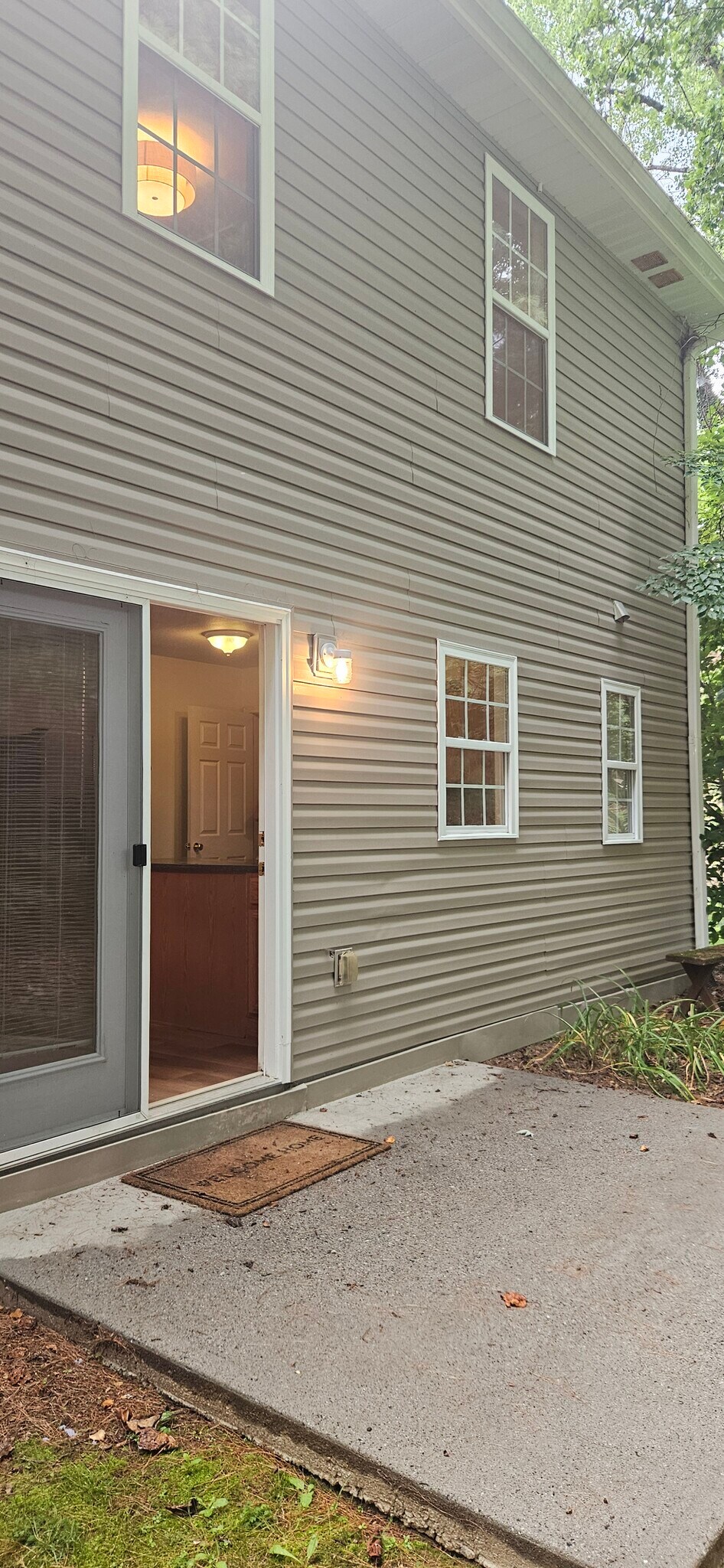 Building Photo - 119 Creekside Dr