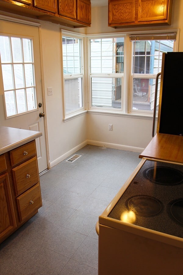 Building Photo - RENOVATED BALLARD 3 BED, 2 BATH DUPLEX UNIT FOR RENT CLOSE TO ALL