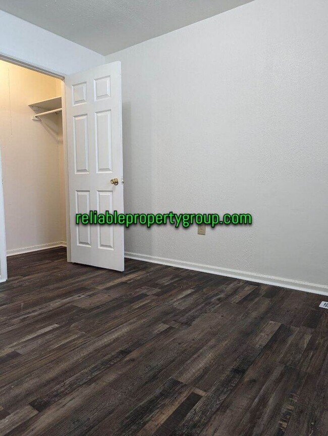 Building Photo - New Listing in Marion IN