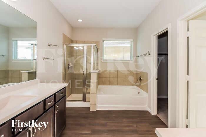 Building Photo - 2201 Windy Grove Dr