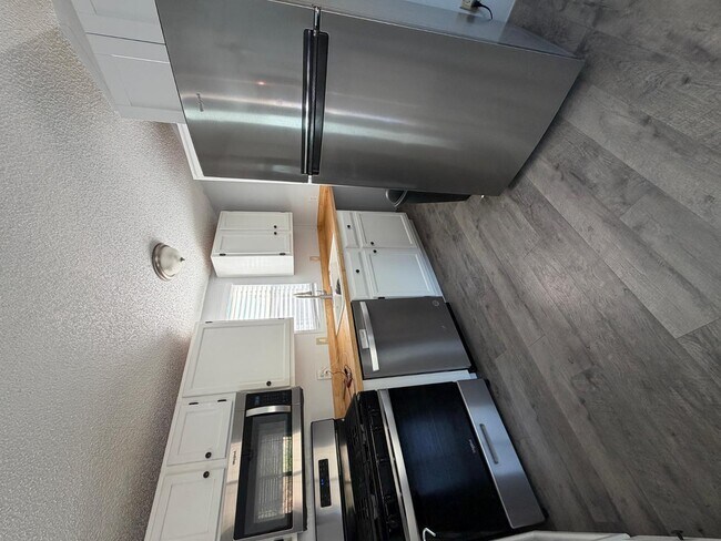 Building Photo - 142 Maryvale Dr