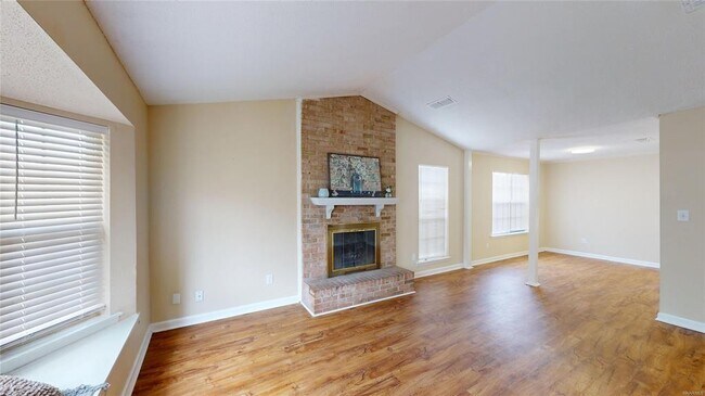 Building Photo - 710 Old Creek Rd