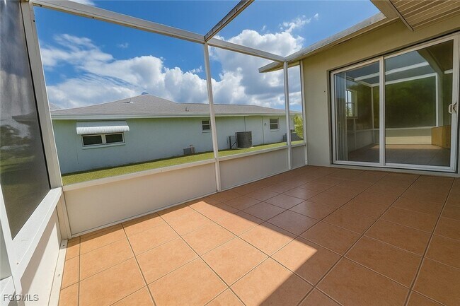 Building Photo - 109 SE 46th Ln