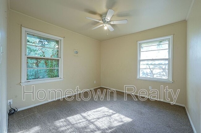 Building Photo - 2621 SW 52nd St