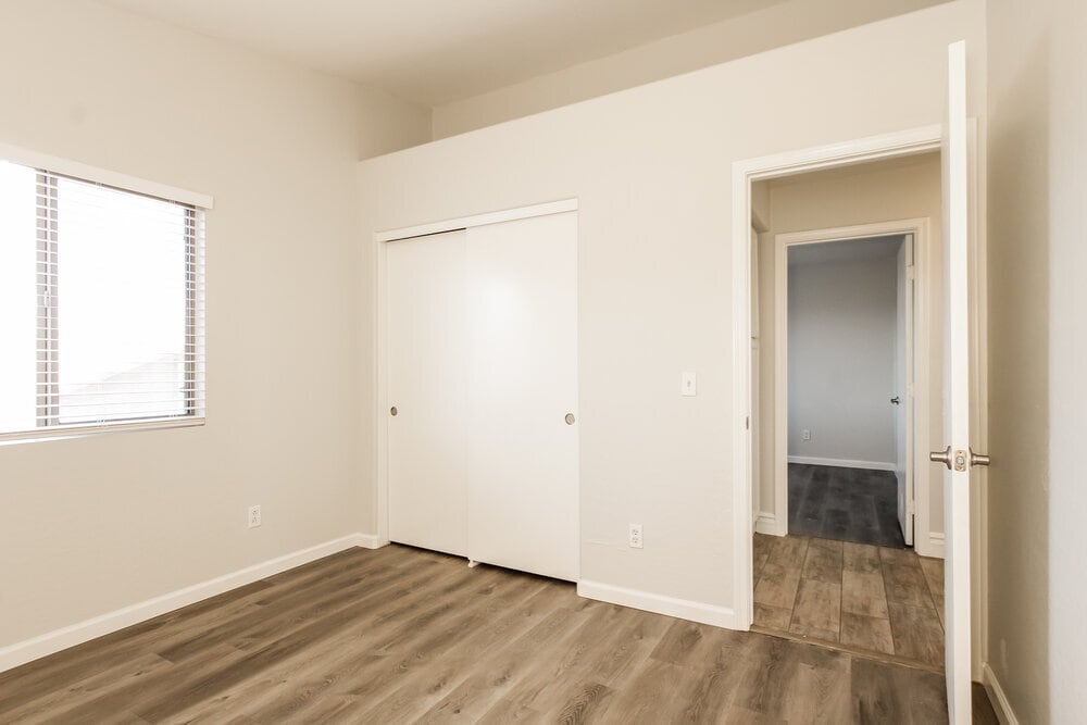 Building Photo - 8802 E University Dr