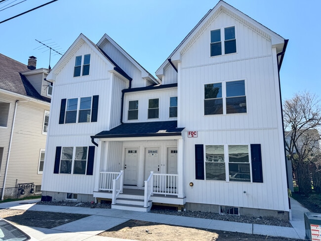 Primary Photo - 123 Princeton St