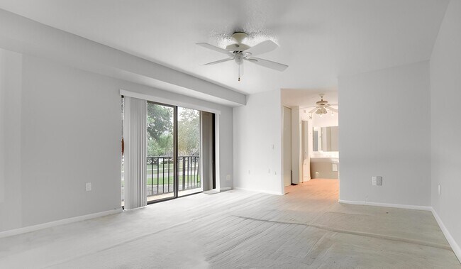 Building Photo - 121 1st Ln