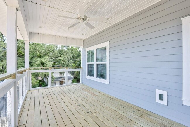 Building Photo - 537 Lorene St
