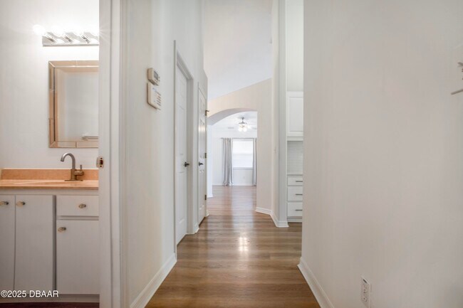 Building Photo - 6115 Sabal Point Cir
