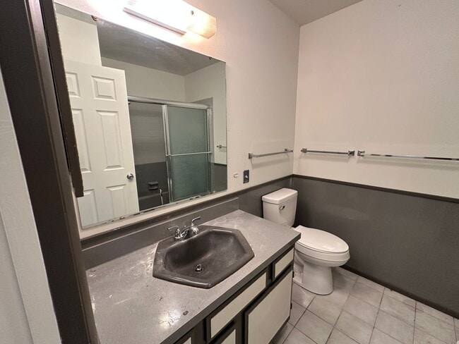 Building Photo - Spacious, three level, 4 Bed 2.5 bath Townhome in Ammon right behind the Walmart on Hitt.