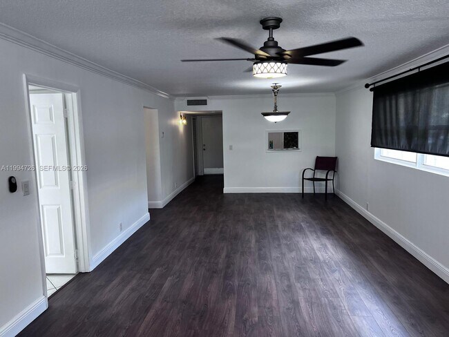 Building Photo - 109 SW 1st Ave