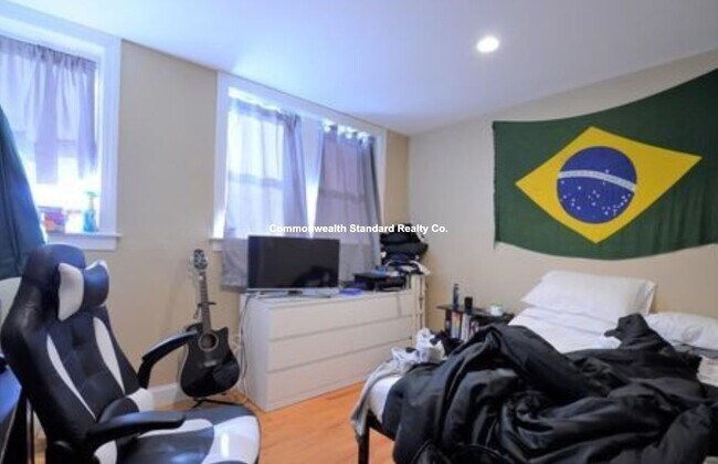 Building Photo - 56 Egmont St