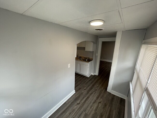 Building Photo - 129 W Hendricks St