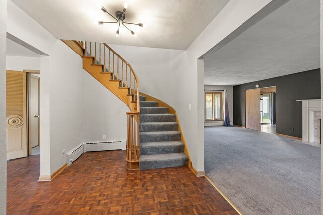 Building Photo - 175 S Harrison Ave