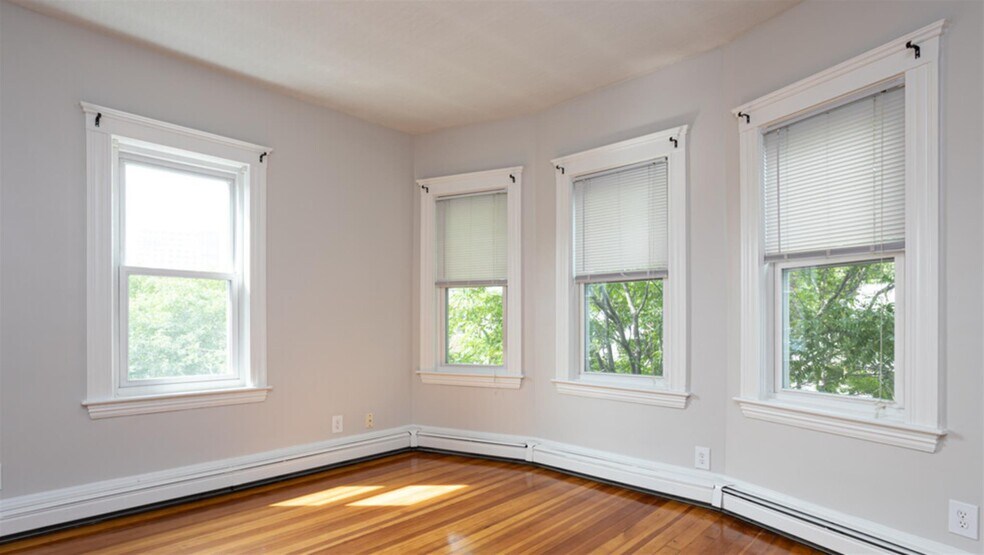 Building Photo - 120 Columbia St