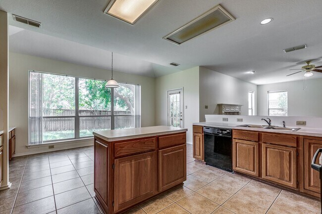 Building Photo - 4-BEDROOM IN WESTCREEK, NORTHSIDE ISD