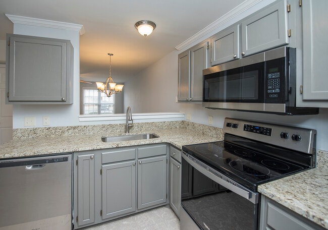 Building Photo - 20 Cheltenham Dr