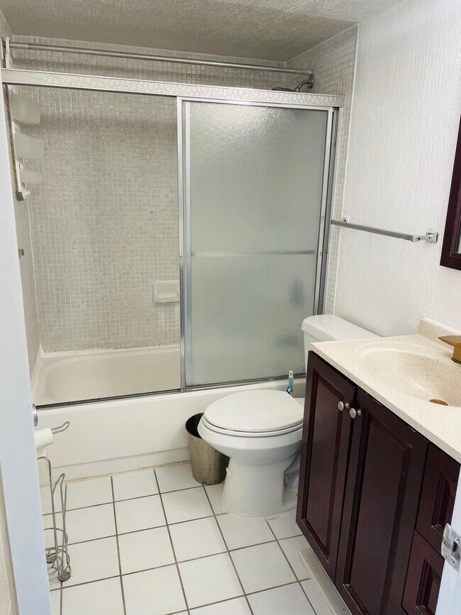 Building Photo - 4080 Tivoli Ct