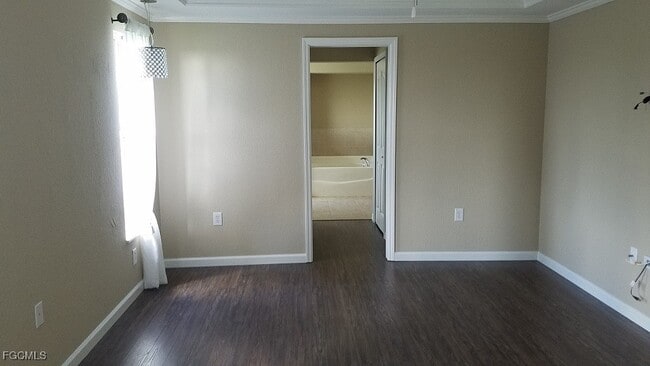 Building Photo - 4145 SW 9th Ave