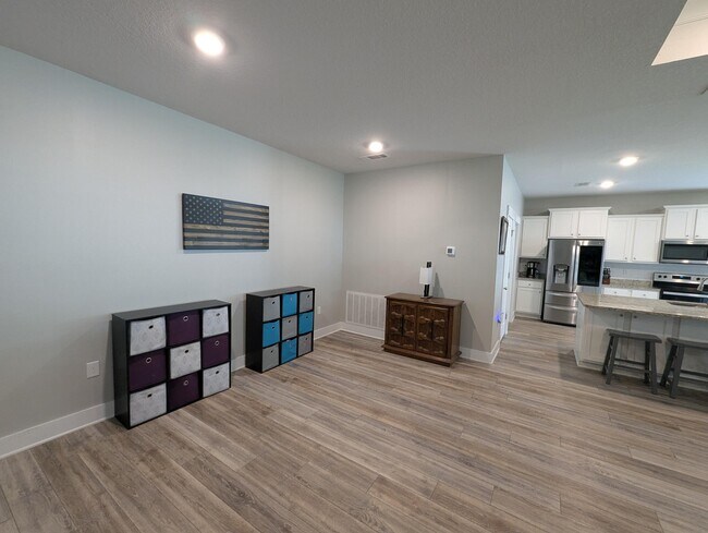 Building Photo - 6056 Forest Bay Ave