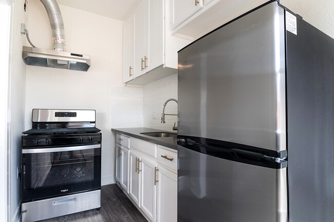 Building Photo - 27th Street Apartments