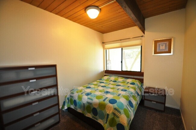 Building Photo - 12691 Junipero Serra Way