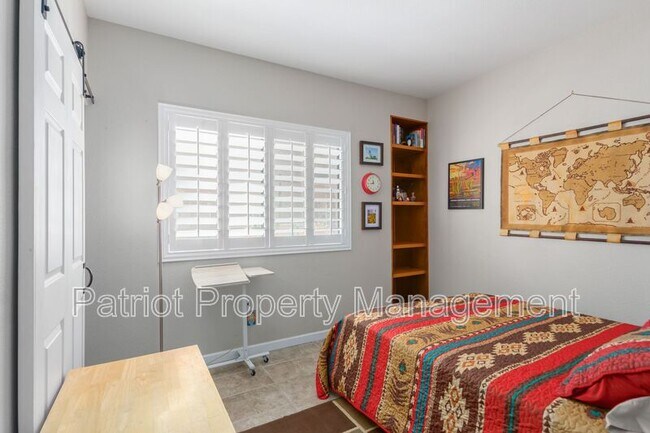 Building Photo - 9708-9708 E Vía Linda