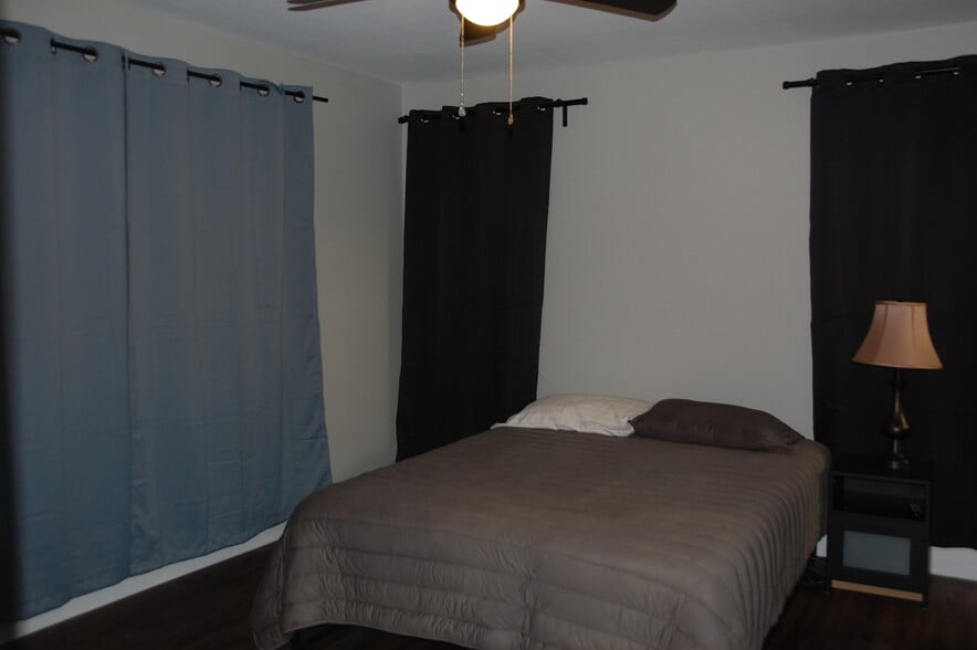 primary bedroom - 602 Peterson St