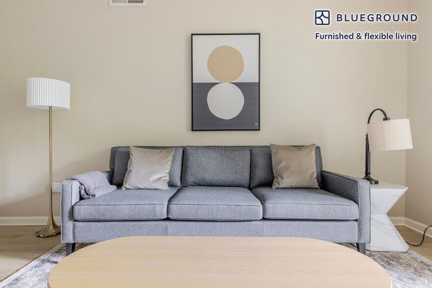 Building Photo - 700 Agnew Rd