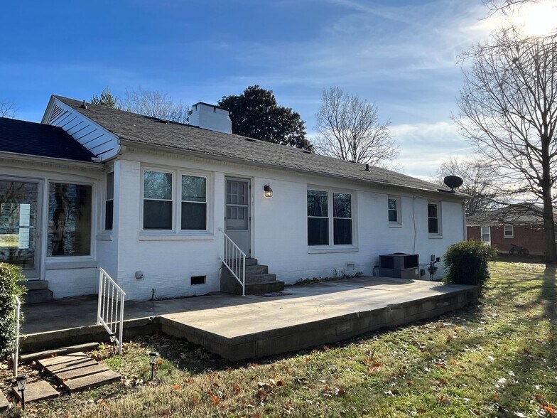 Building Photo - 1310 Trotwood Ave