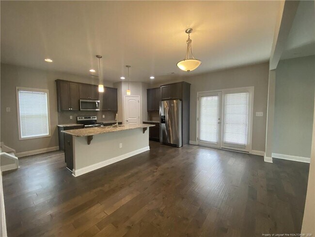 Building Photo - 3028 N Kilchattan Dr