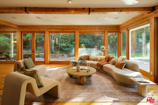 Building Photo - 7972 Mulholland Dr