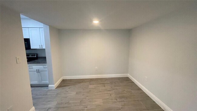 Building Photo - 185 Waterfall Way