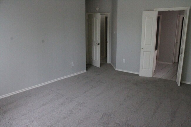 Building Photo - 3623 Rodale Way