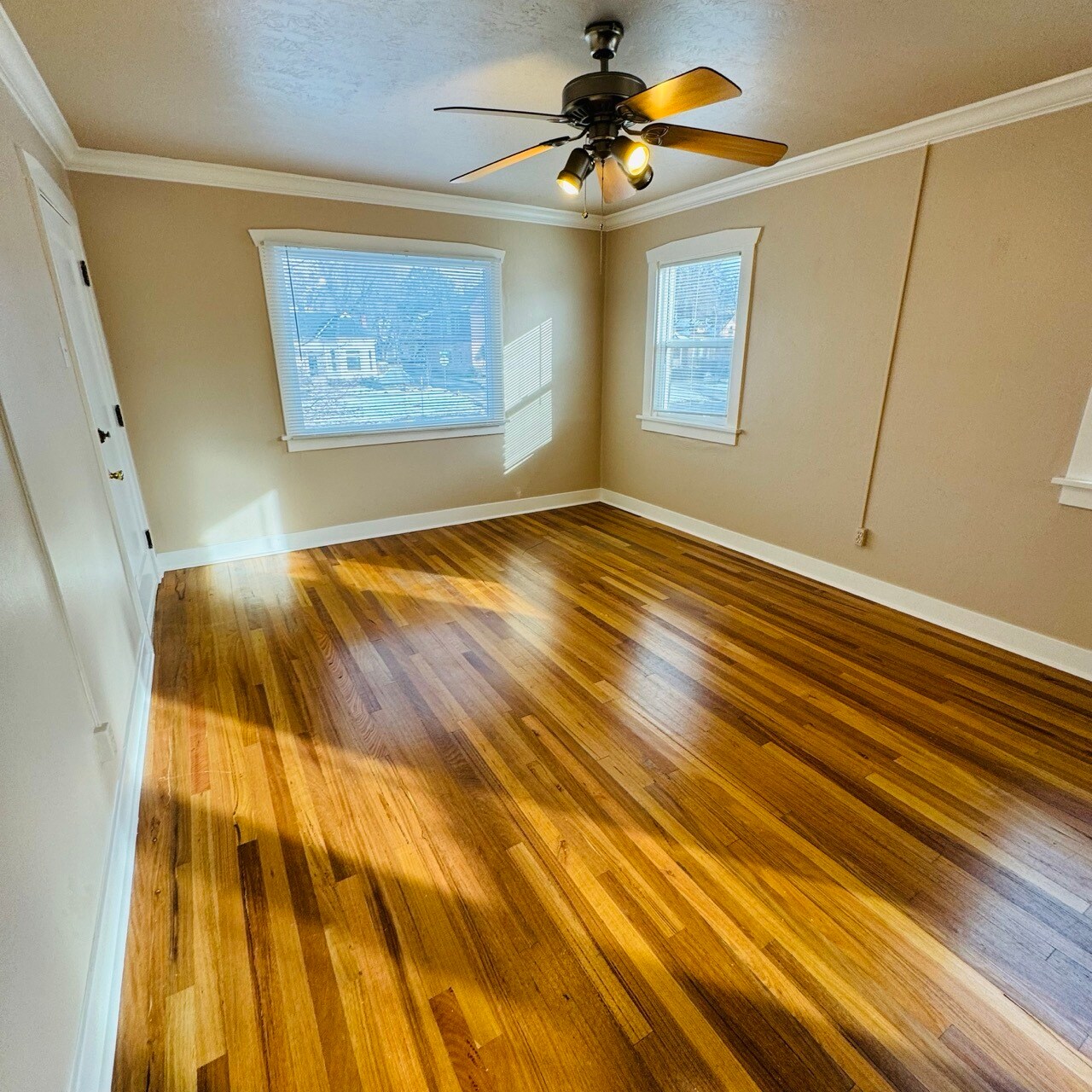 Building Photo - 732 S 900 E