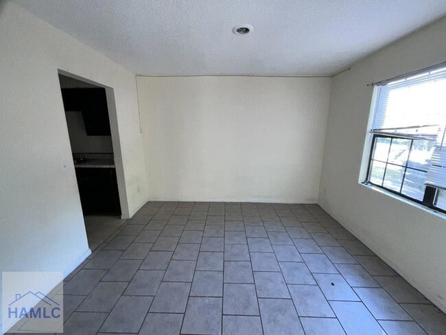 Building Photo - 814 Lesa St