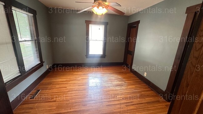 Building Photo - $1595 - 5 bed 2 bath - Single Family Home ...
