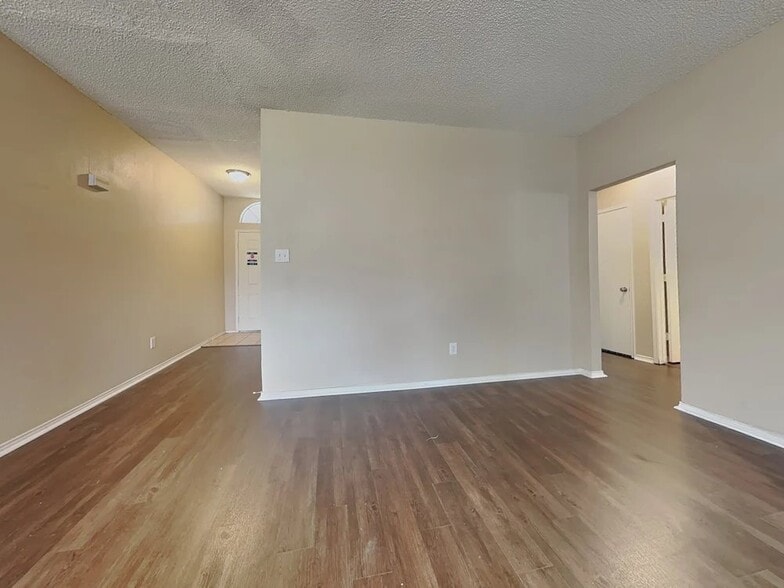 Building Photo - 8004 Mourning Dove Dr