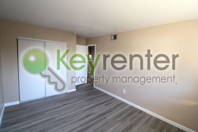 Building Photo - 5634 Clark Ave