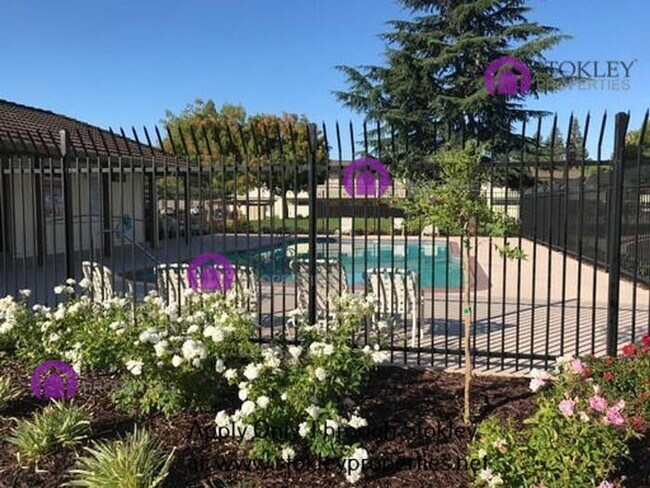 Building Photo - 5085 Valley Crest Dr