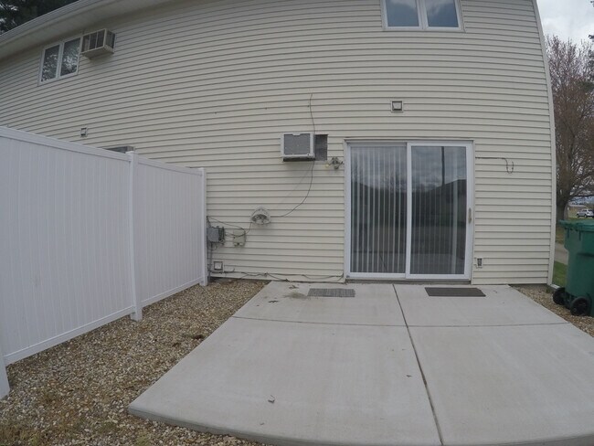 Building Photo - C and H Property Group 155