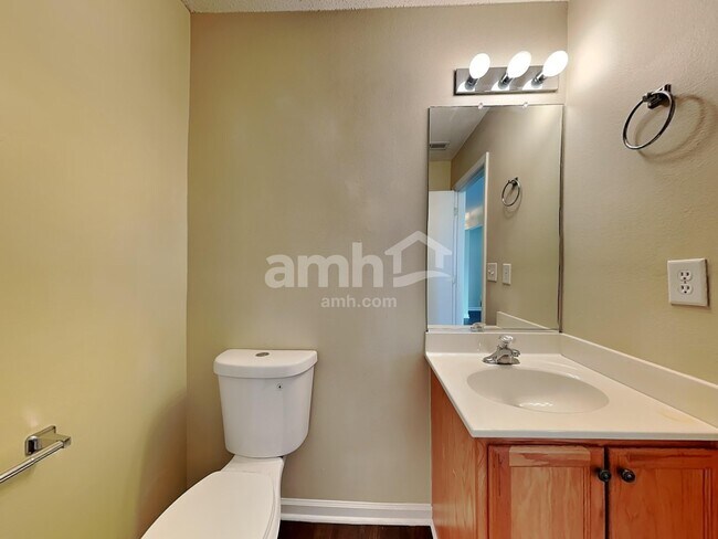 Building Photo - 819 Caledon Dr