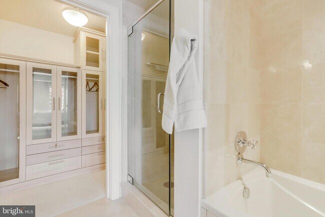 Building Photo - 1111 19th St N