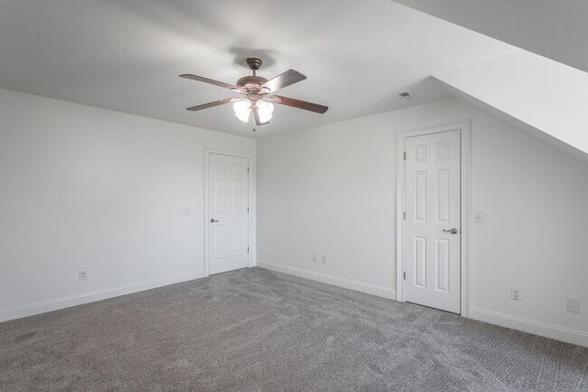 Building Photo - 7500 Noah Reid Rd